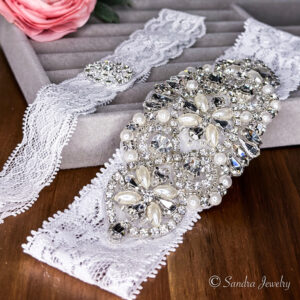 Classic Style Lace Garter Set with Crystals and Pearls